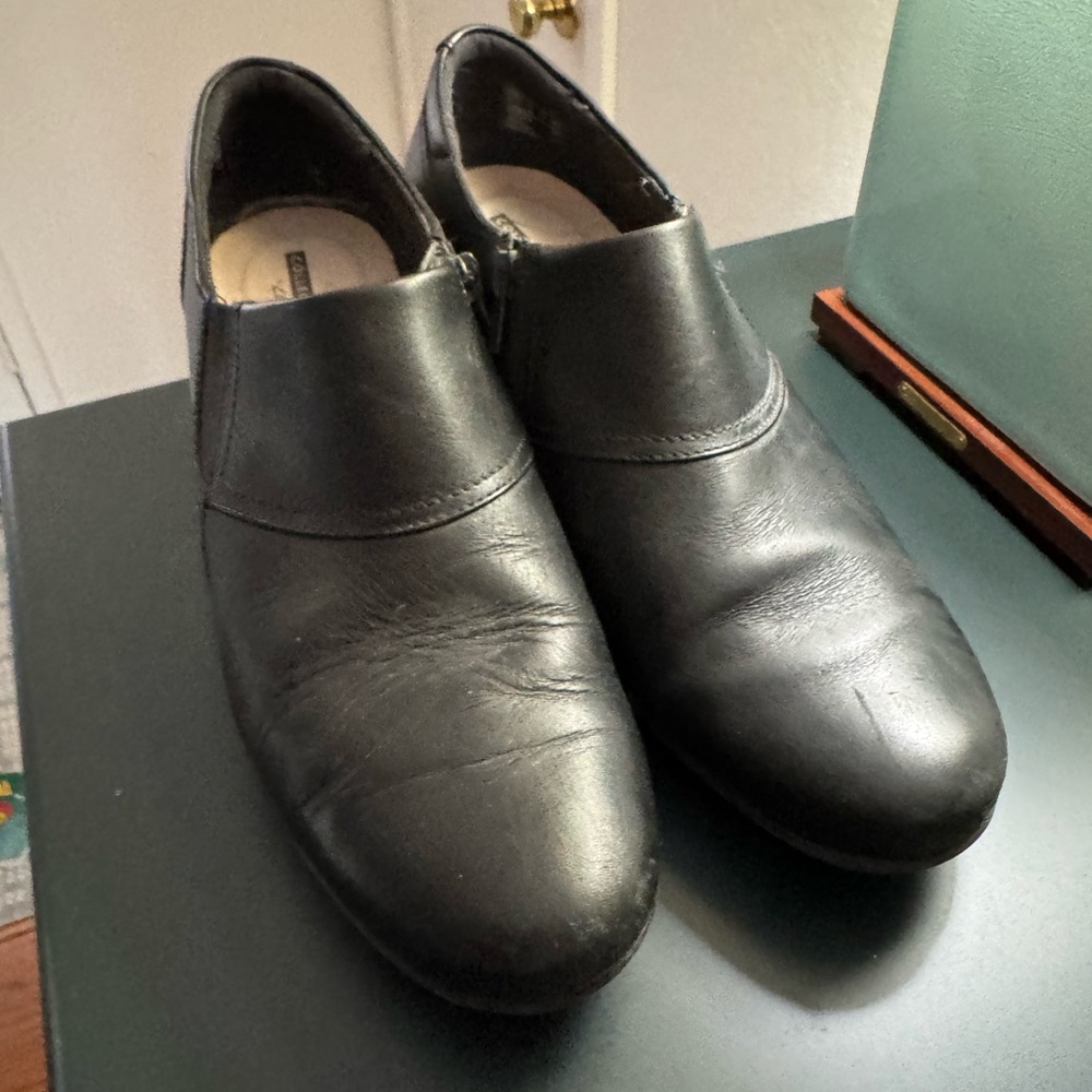 Clarks Women's Black Leather Ankle Booties